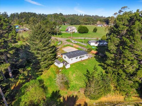 135 Clough Rd, Loleta, CA, 95551-9619 | Card Image