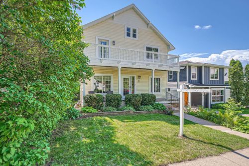 8 Queen Ave S, Minneapolis, MN, 55405-1923 | Card Image