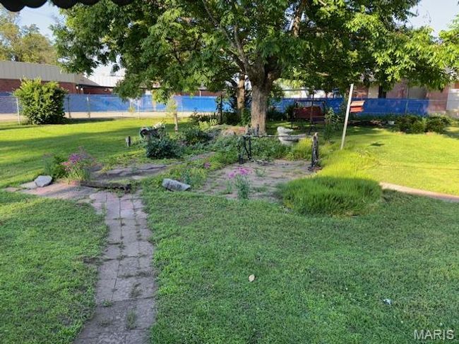 View of yard | Image 7