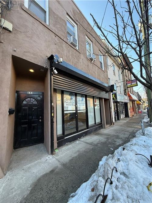 644 Bay St, Staten Island, NY, 10304-3806 | Card Image