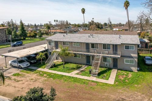 4421 E Hedges Ave, Fresno, CA, 93703-4300 | Card Image