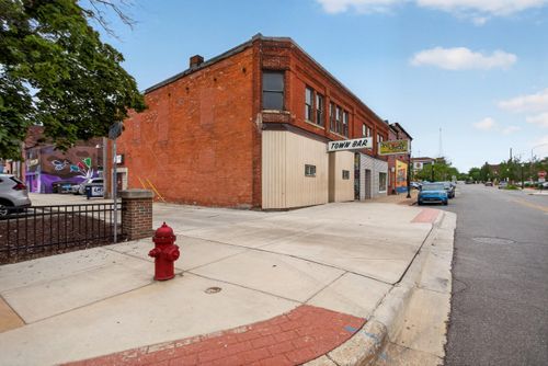 109 E Cortland Street, Jackson, MI, 49201 | Card Image
