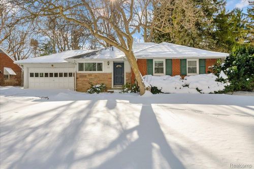 62 Barrington Rd, Bloomfield Hills, MI, 48302-0600 | Card Image