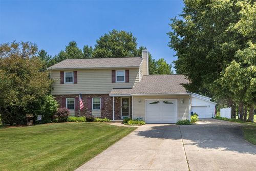 819 Chestnut St, Waterford, PA, 16441-9741 | Card Image