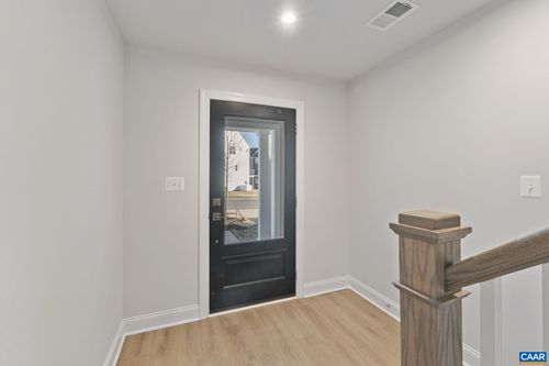 3026 Farrow Cir, CHARLOTTESVILLE, VA, 22901-3283 | Card Image