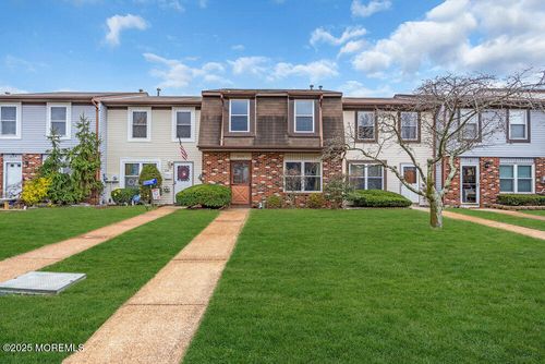 222 Greenwood Loop Rd, Brick, NJ, 08724-1261 | Card Image