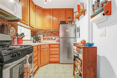 1B - 21-16 35th Street, Home with 1 bedrooms, 1 bathrooms and null parking in Astoria NY | Image 3