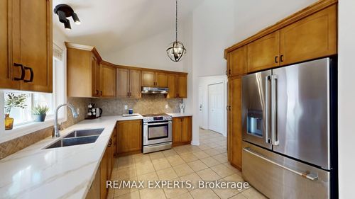 11 Wilton Rd, Guelph, ON, N1E7L5 | Card Image