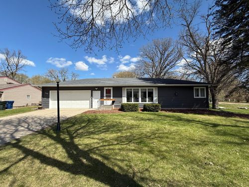 740 Springen Ave, Fergus Falls, MN, 56537-1673 | Card Image