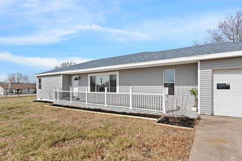 304 W 2nd St, Miller, MO, 65707-9226 | Card Image