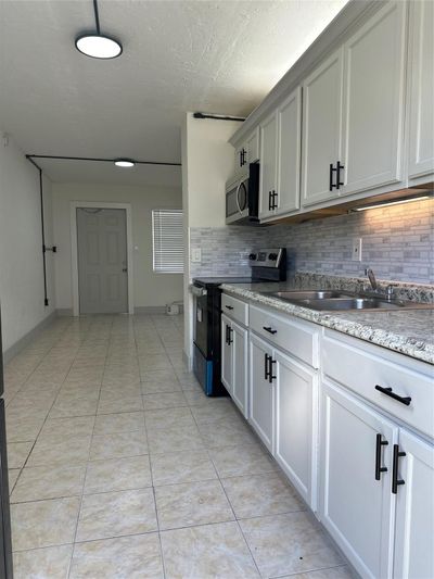 810 5th St, Home with 0 bedrooms, 0 bathrooms and 4 parking in West Palm Beach FL | Image 2