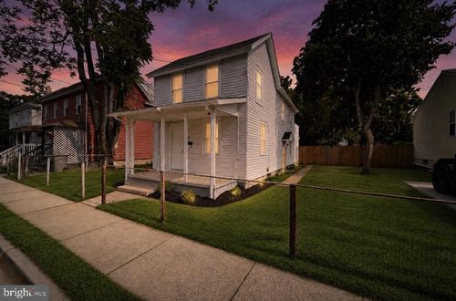 210 W Buck St, PAULSBORO, NJ, 08066-1650 | Card Image