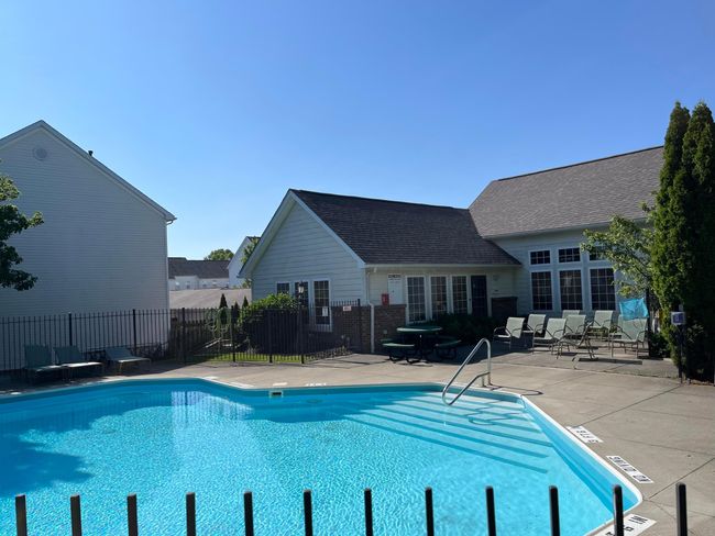 725 Lazelle Rd, Condo with 1 bedrooms, 2 bathrooms and null parking in Westerville OH | Image 43