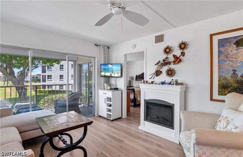 206-5 High Point Cir W, NAPLES, FL, 34103-4257 | Card Image