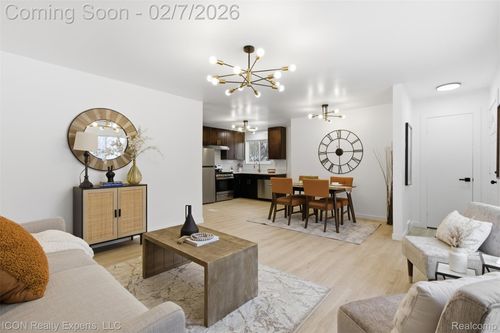 231 Going St, Pontiac, MI, 48342-3234 | Card Image