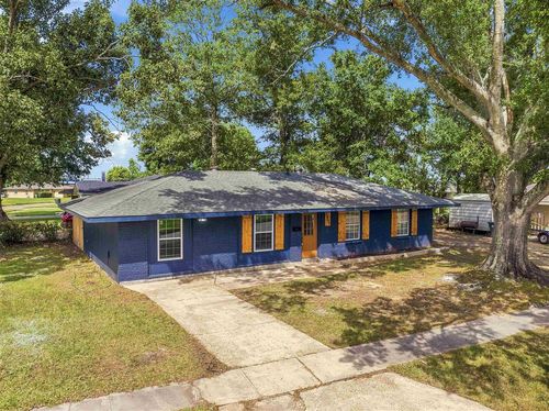 3901 Hoover Cir Circle, Lake Charles, LA, 70607 | Card Image