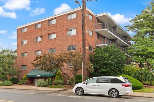 apt-301-995 Massachusetts Ave, Arlington, MA, 02476-4523 | Card Image