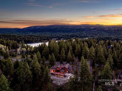 450 Blackhawk Lake Dr, McCall, ID, 83638-5045 | Card Image
