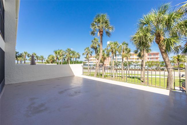 Huge Open Sundeck | Image 34