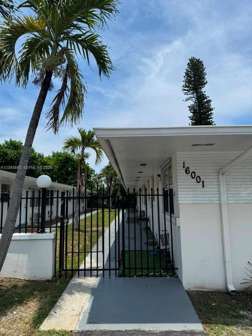 3-16001 Ne 18th Pl, North Miami Beach, FL, 33162-5749 | Card Image