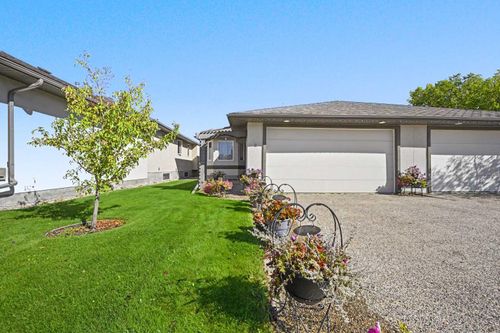 2-8910 122 Ave, Grande Prairie, AB, T8X1P8 | Card Image