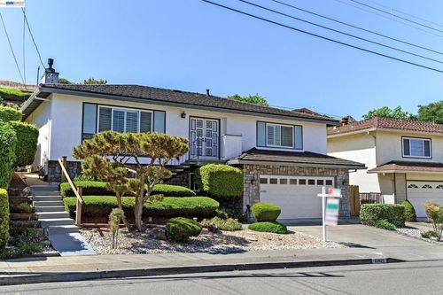 21671 Shady Spring Rd, Castro Valley, CA, 94546-6837 | Card Image
