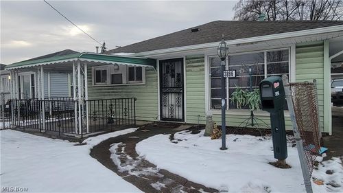 3896 W 117th St, Cleveland, OH, 44111-5279 | Card Image