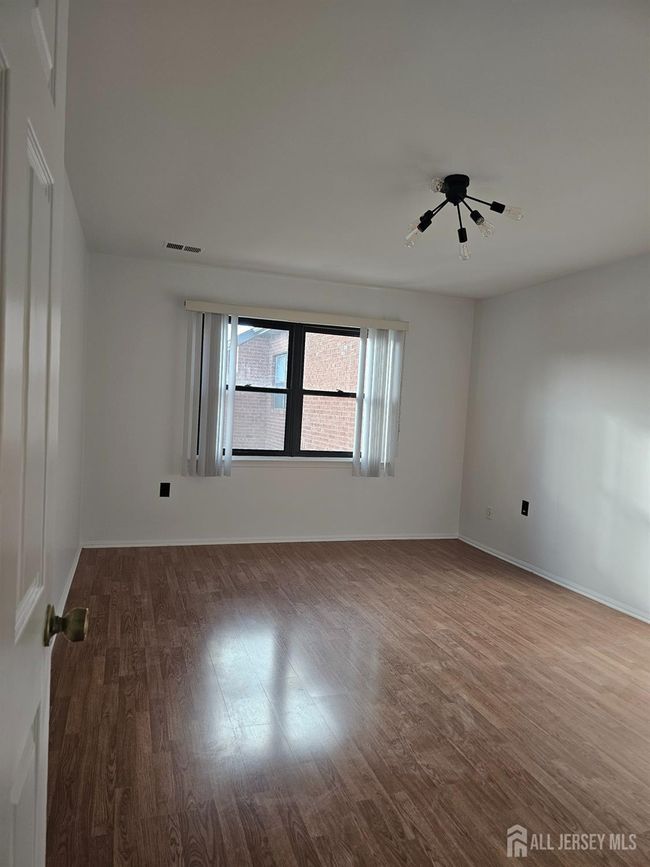 E - 144 Beverly Hill Ter, Townhouse with 1 bedrooms, 1 bathrooms and null parking in Woodbridge NJ | Image 13