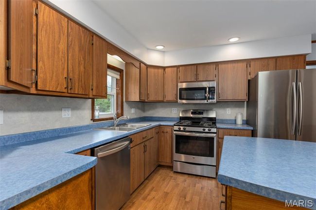 418 E Maple St, House other with 3 bedrooms, 2 bathrooms and 2 parking in Gillespie IL | Image 12