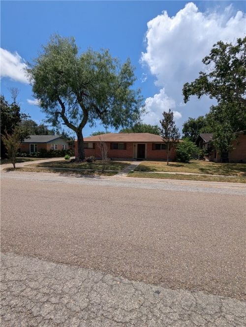 4017 Tripoli Dr, Corpus Christi, TX, 78411-5022 | Card Image