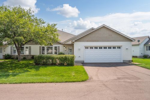 101 Bridgewater Trl, HUDSON, WI, 54016-7781 | Card Image