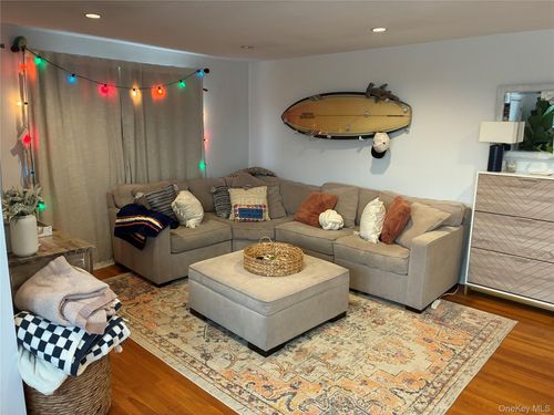 375 W Fulton St, Long Beach, NY, 11561-1815 | Card Image