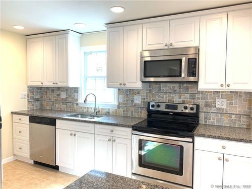 89 Cortland Cir, West Hartford, CT, 06110-1403 | Card Image