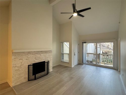 apt-626-2100 Tanglewilde St, Houston, TX, 77063-1278 | Card Image
