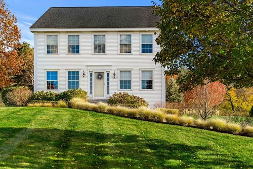 4 Fairway Dr, Groveland, MA, 01834-1379 | Card Image