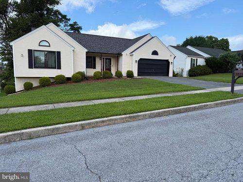 3512 Athena Ave, HARRISBURG, PA, 17110-9279 | Card Image