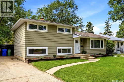 233 Orchard Cres, Regina, SK, S4S5B9 | Card Image