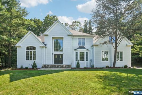 11 Carrington Ct, Woodcliff Lake, NJ, 07677-7855 | Card Image