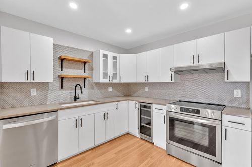 305-24 Corey St, Everett, MA, 02149-2700 | Card Image
