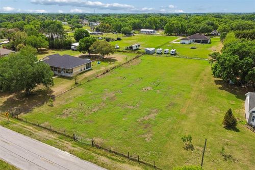 2805 Medulla Rd, Plant City, FL, 33566-4635 | Card Image