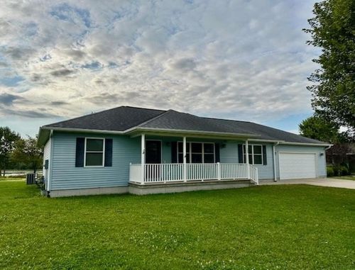 300 Meadow Ln, Charles City, IA, 50616-4045 | Card Image