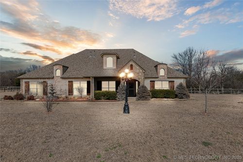 5135 E Hickory Bluff Drive, Claremore, OK, 74019 | Card Image