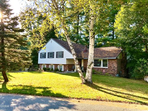 19 Meadow Dr, Queensbury, NY, 12804-1519 | Card Image