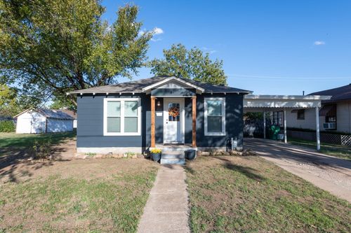 414 S Main St, Henrietta, TX, 76365-3434 | Card Image