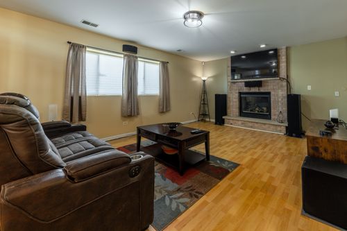 5256 Crosswind Dr, Richton Park, IL, 60471-1292 | Card Image