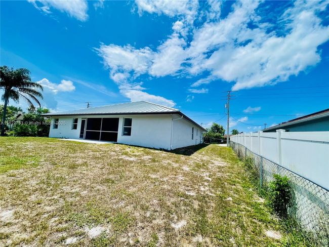 272 Sw Oakridge Dr, House other with 4 bedrooms, 2 bathrooms and null parking in Port St. Lucie FL | Image 41