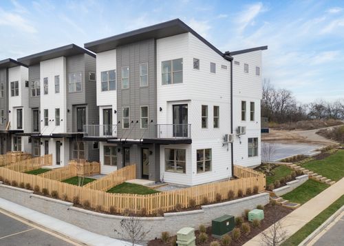 252 Arrowhead Dr, Nashville, TN, 37216-1027 | Card Image