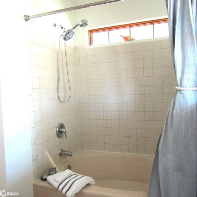 59708 Yankton Rd, Home with 4 bedrooms, 3 bathrooms and null parking in Griswold IA | Image 39