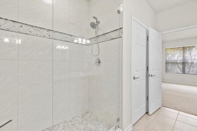 Master Bathroom | Image 27