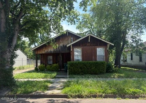 709 Henderson St, Greenwood, MS, 38930-5403 | Card Image